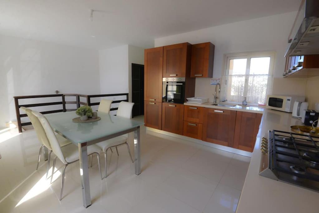 Seafront Duplex Penthouse With Terrace Overlooking Xlendi Bay Exteriér fotografie