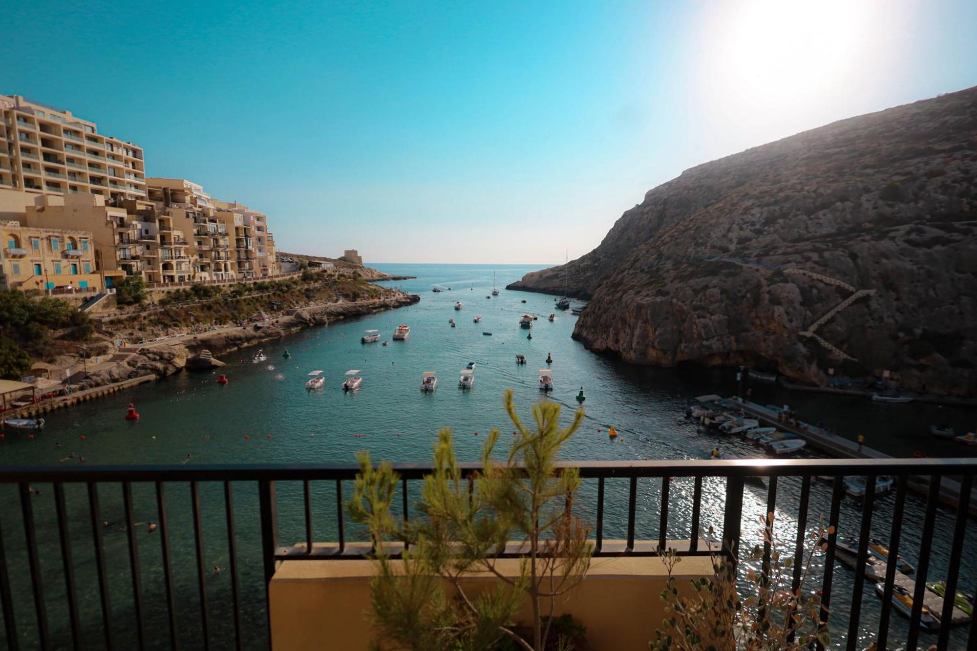 Seafront Duplex Penthouse With Terrace Overlooking Xlendi Bay Exteriér fotografie