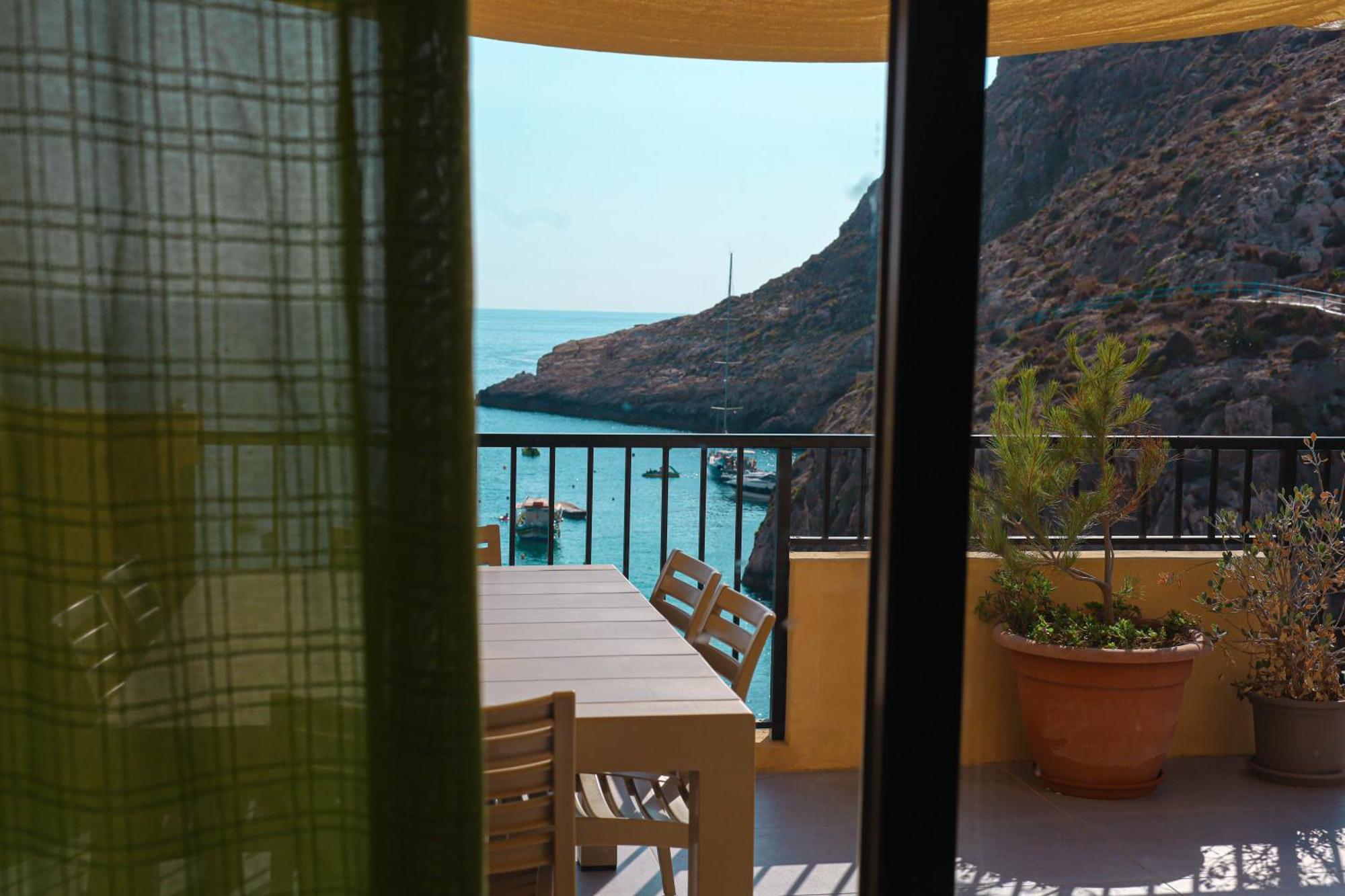 Seafront Duplex Penthouse With Terrace Overlooking Xlendi Bay Exteriér fotografie